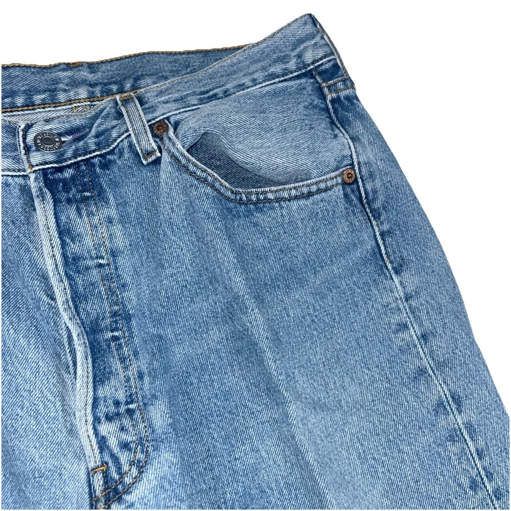 Vintage 2000 Levi's 501 Men's‎ Jeans 34x34 Button Fly Denim Y2K